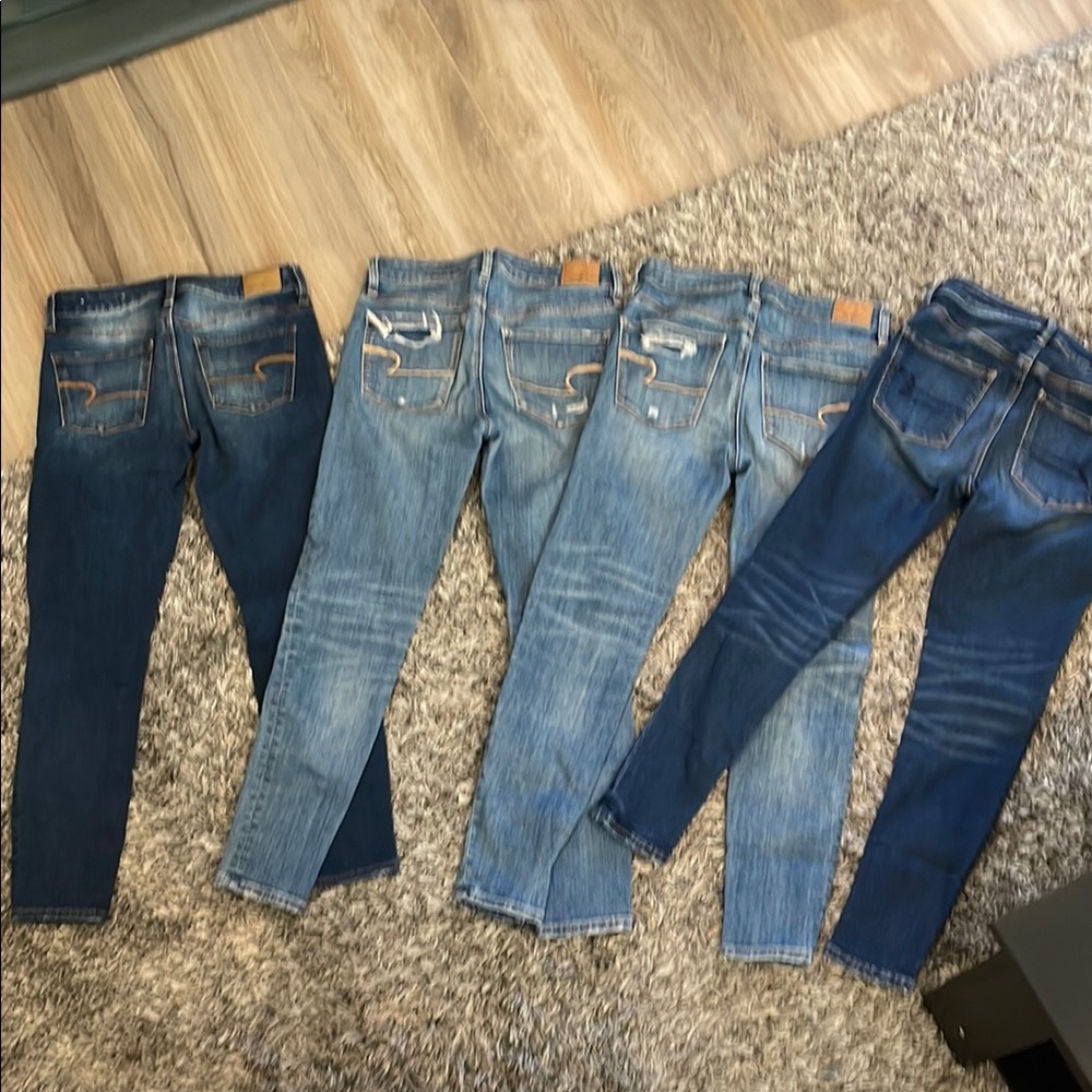 Lot of 4 pairs of American Eagle Women's skinny Blue Jeans